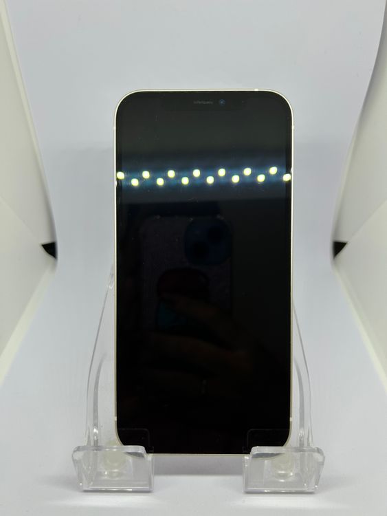 ��SIM�ե꡼ iPhone12  128GB �ۥ磻�� �Хåƥ꡼77%