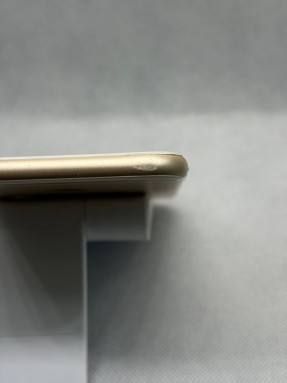 ���Хåƥ꡼89% docomo iPhone6Plus 64GB �������