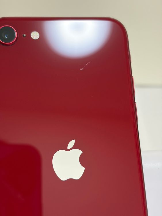 ���Хåƥ꡼81% ���� SIM�ե꡼ iPhoneSE ��3���� 64GB ��å�