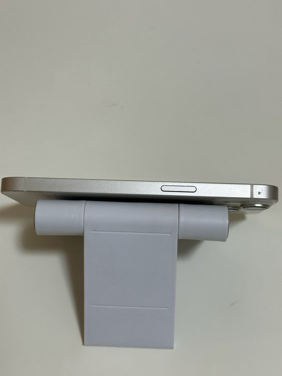 ���Хåƥ꡼82% SIM�ե꡼ iPhone14 128GB �������饤��