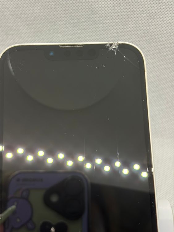 ���Хåƥ꡼83% SIM�ե꡼ iPhone13 128GB �������饤��