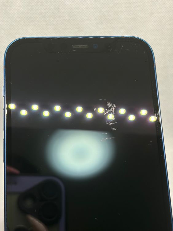 ���Хåƥ꡼88% SIM�ե꡼ iPhone12 256GB �֥롼