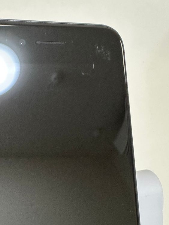 ���Хåƥ꡼81% SIM�ե꡼ iPhoneSE ��2���� 64GB �֥�å�