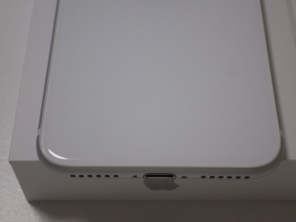 ムスビー｜新品同様 SIMフリー iPhone SE(第2世代) 64GB