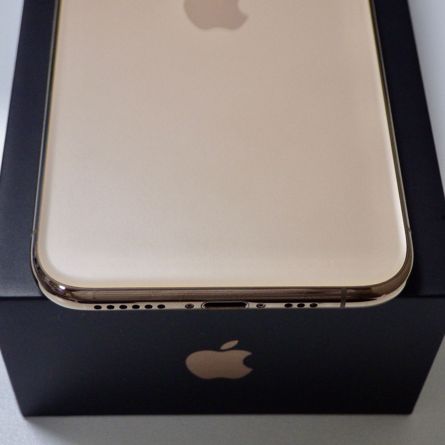 ムスビー｜超美品 SIMフリー iPhone11 Pro 256GB ゴールド 送料無料