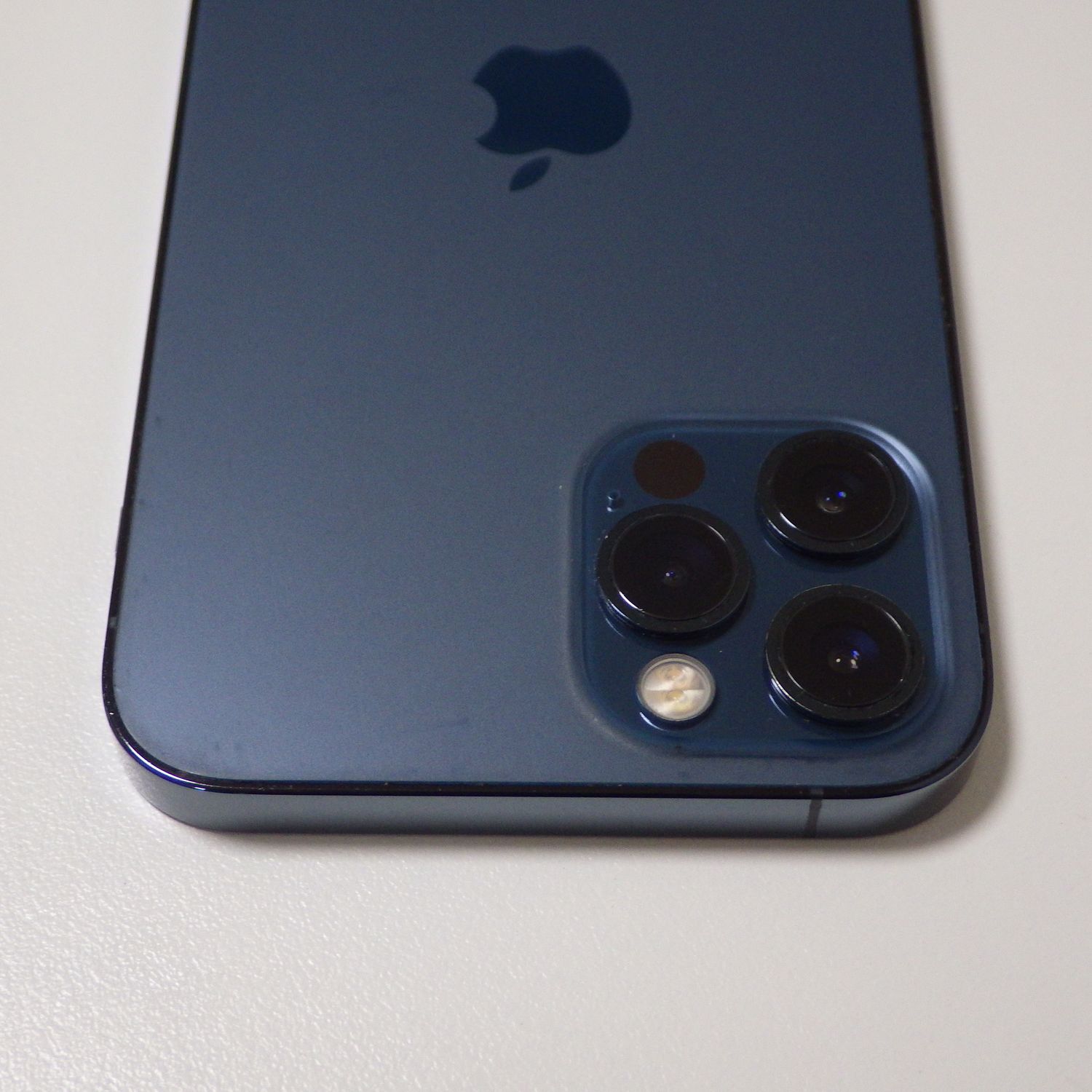 美品 iPhone12 pro 256GB SIMフリー バッテリー84% ムスビー｜SIMフリー iPhone12 Pro 256GB ブルー 電池84% 送料