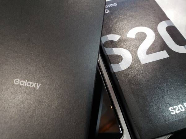 ムスビー｜新品未使用品！docomo Galaxy S20 5G SC-51A 即日発送！安心 