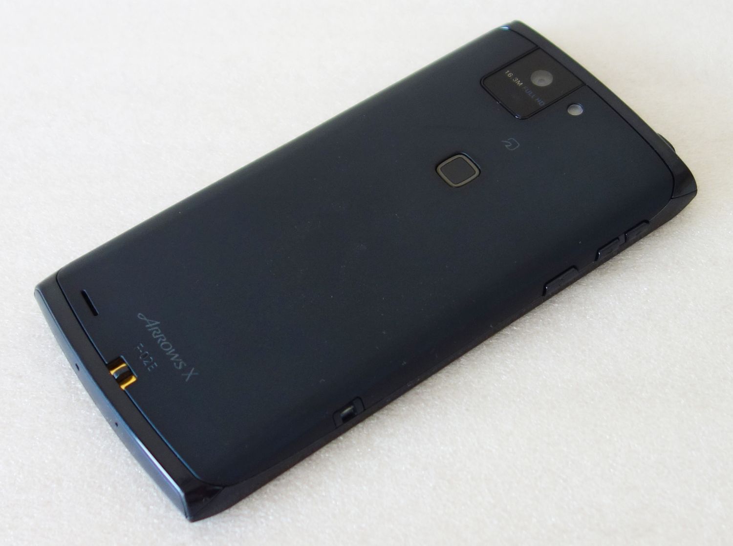 docomo arrows F-02L ブラック Amazon | docomo arrows Be3 F-02L ブラック 白ロム | 富士通