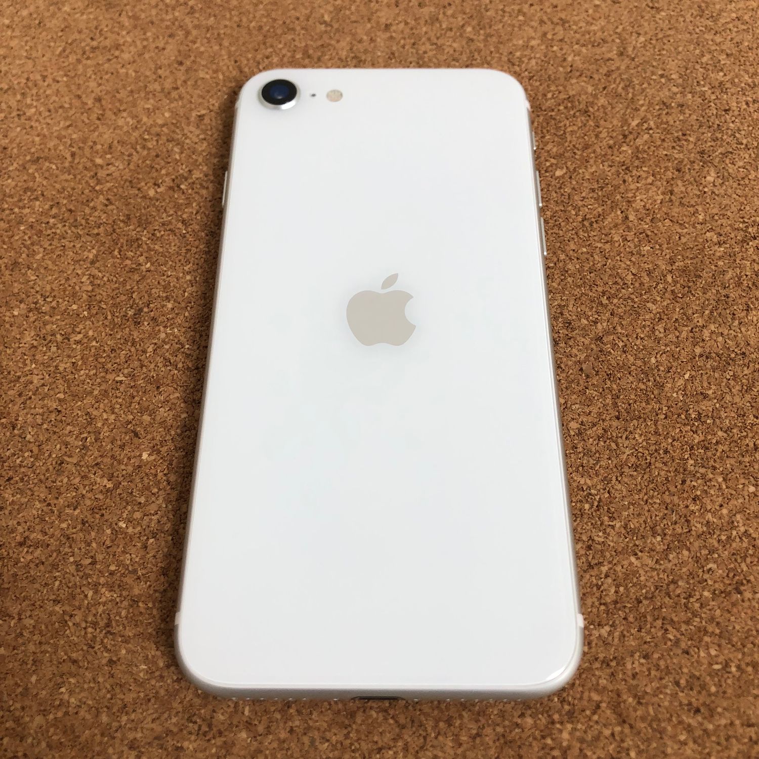 ムスビー｜8133【早い者勝ち】美品☆iPhoneSE2 第2世代 64GB SIM