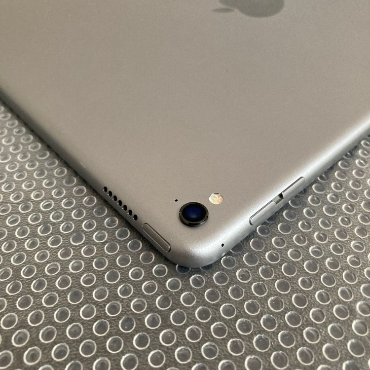 1���ᤤ�Ծ�����iPad Pro 128GB 9.7����� WIFI��ǥ��