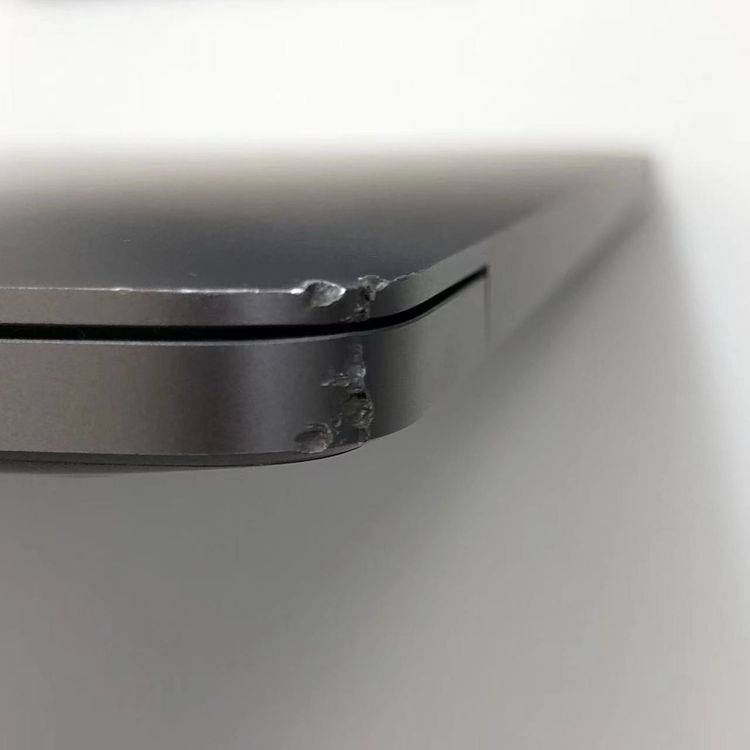 MacBook Pro 13����� 2020 Thunderbolt 3 ports x 4 Cor