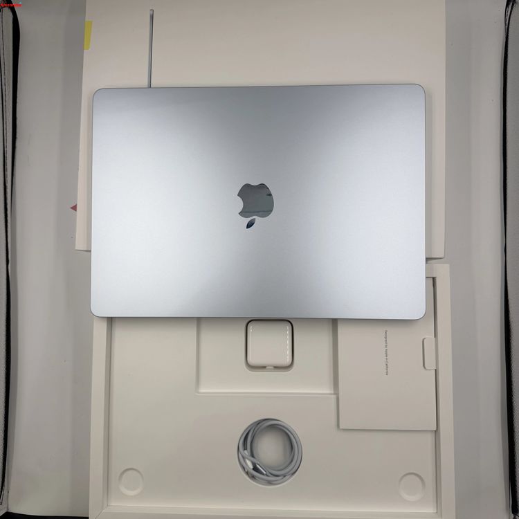 MacBook Air 15����� Early2025 Apple M4 24GB/512GB ����