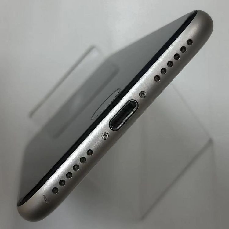 iPhoneSE ��3���� 64GB �������饤�� MMYD3J/A SoftBank��SIM�ե꡼