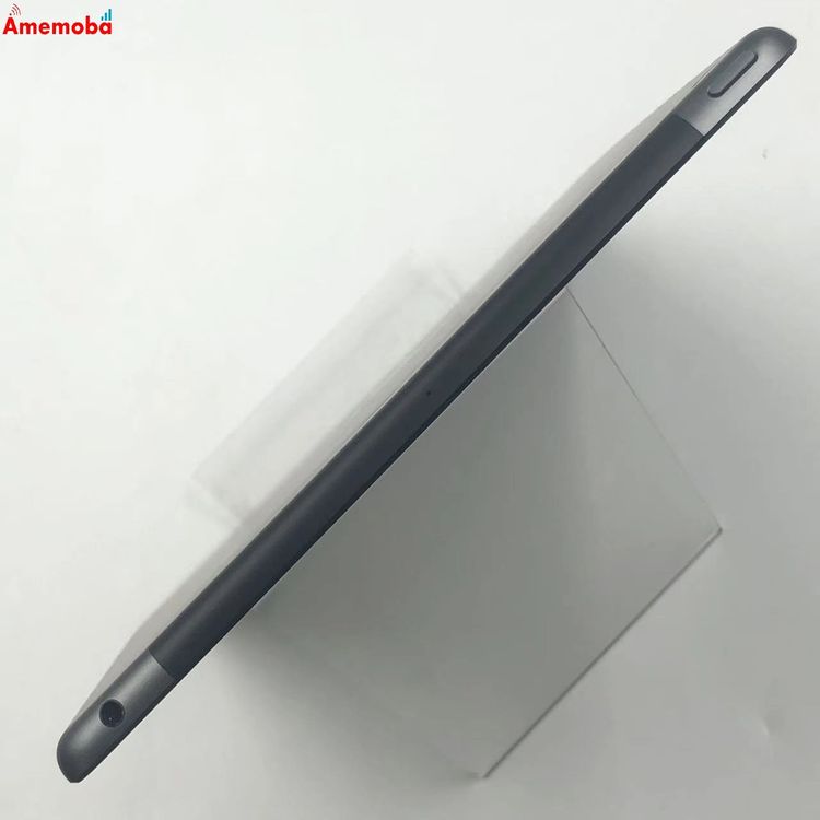 iPad ��8���� 32GB ���ڡ������쥤 MYMH2J/A SoftBank��SIM�ե꡼ ����