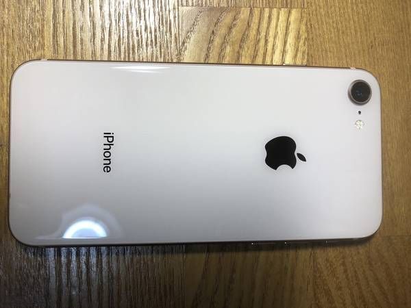 ムスビー｜極美品 即日発送 iPhone8 simフリー シルバー 64GB【iPhone8  