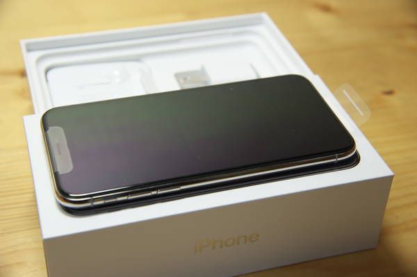 ムスビー｜未使用 Apple iPhoneX 64GB シルバー docomo ドコモ系格安  