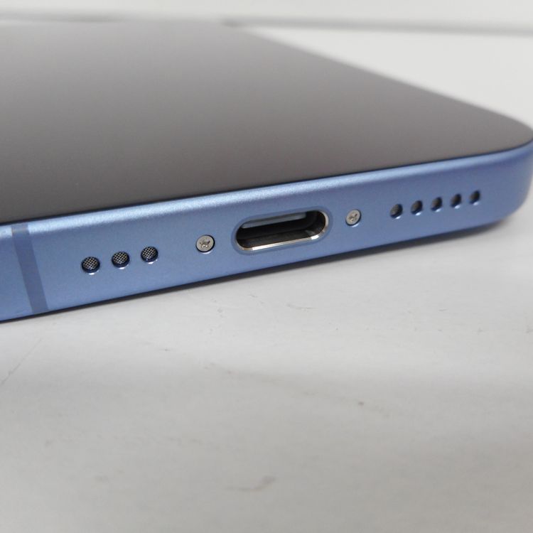 �ڼ��ߤʤߡۢ�ID147��au��iPhone 17 256GB �ߥ��ȥ֥롼