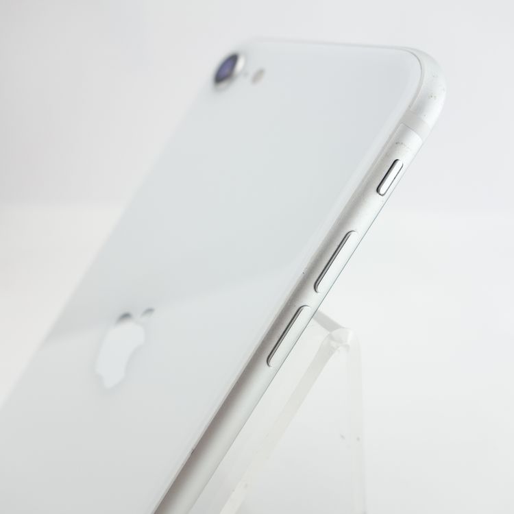 ��SIM�ե꡼��iPhoneSE2 64GB �ۥ磻�� ����100�� �������¡�