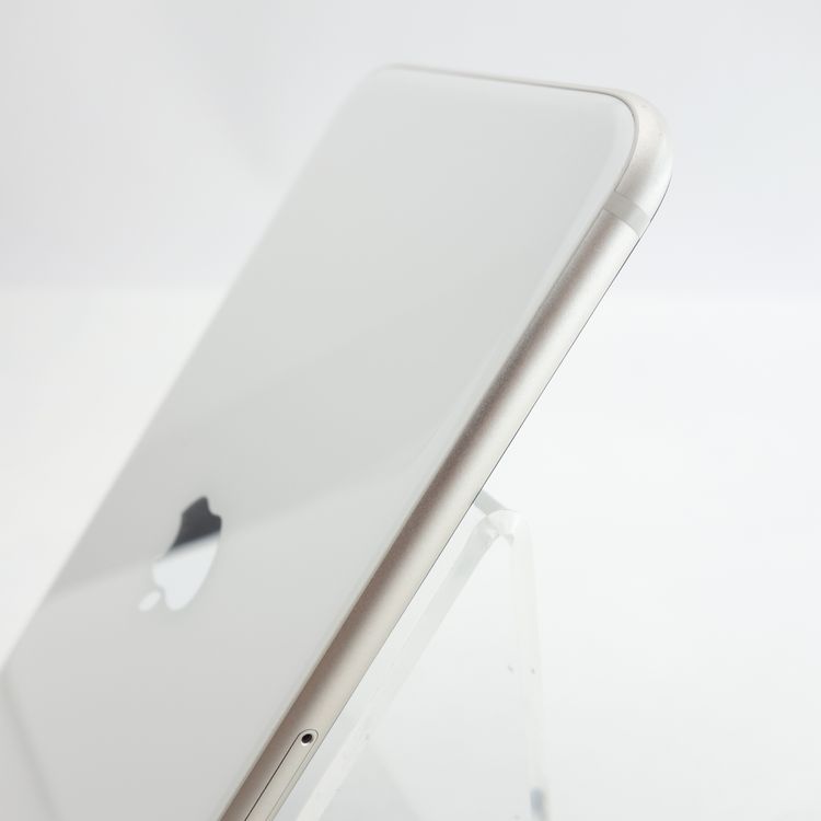 ��SIM�ե꡼��iPhoneSE3 64GB �������饤�� ����98�� �������¡�