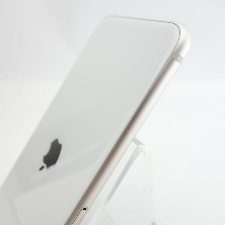 ��SIM�ե꡼��iPhoneSE3 64GB �������饤�� ����100�� �������¡�