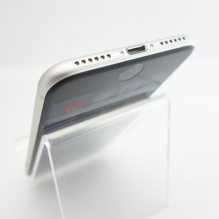 ��SIM�ե꡼��iPhoneSE3 64GB �������饤�� ����83�� �������¡�