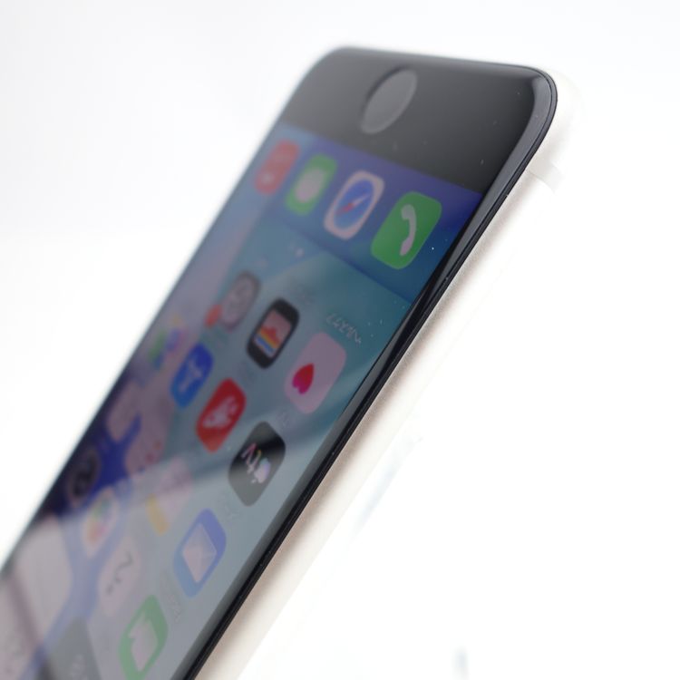 ��SIM�ե꡼��iPhoneSE3 64GB �������饤�� ����94�� �������¡�