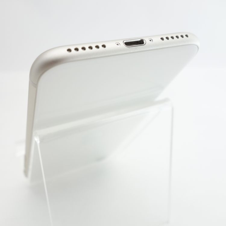 ��SIM�ե꡼��iPhoneSE3 64GB �������饤�� ����88�� �������¡�