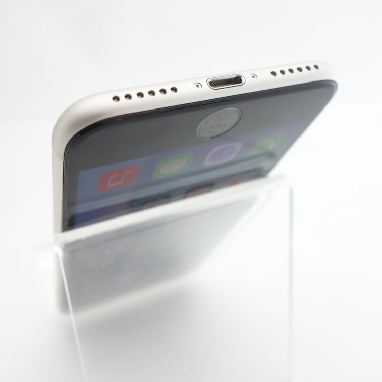 ��SIM�ե꡼��iPhoneSE3 64GB �������饤�� ����89�� �������¡�