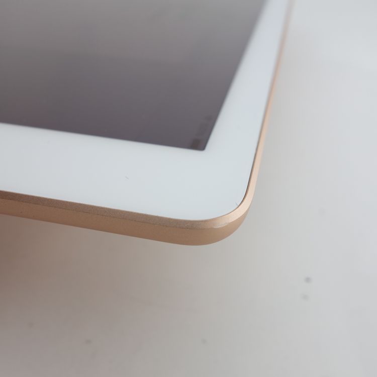 ��9.7�������iPad ��6���� 128GB ������� ����100% Wi-Fi��ǥ�