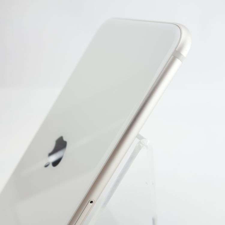 ��SIM�ե꡼��iPhoneSE3 64GB �������饤�� ����85�� �������¡�