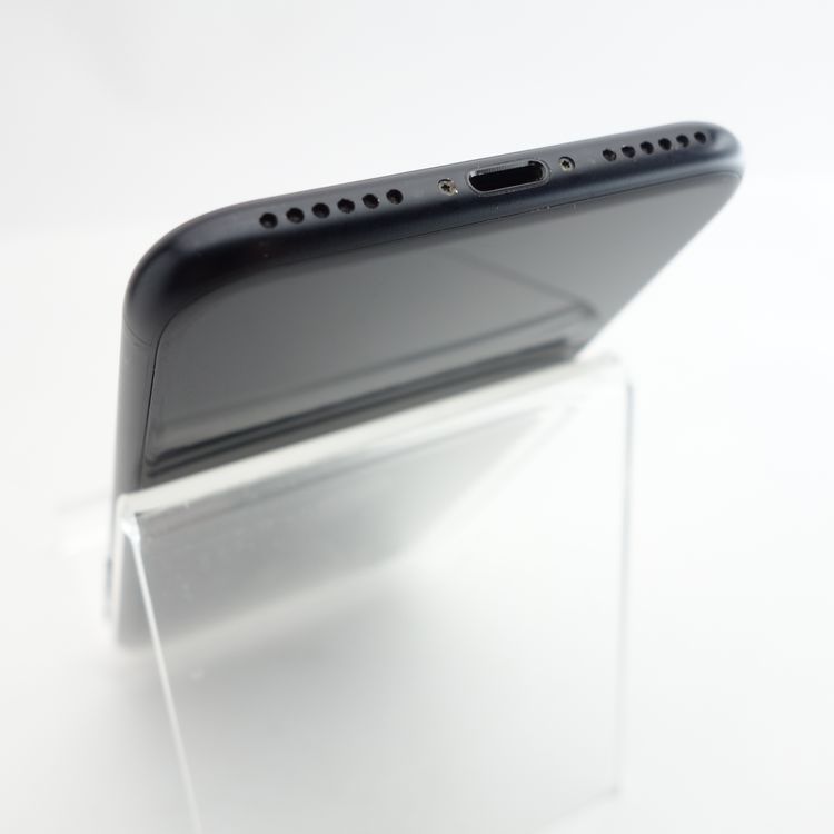 ��SIM�ե꡼��iPhoneSE2 64GB �֥�å� ����85�� �������¡�