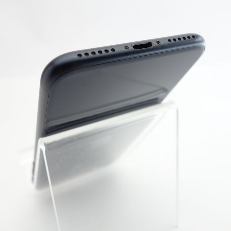 ��SIM�ե꡼��iPhoneSE3 64GB �ߥåɥʥ��� ����86�� �������¡�