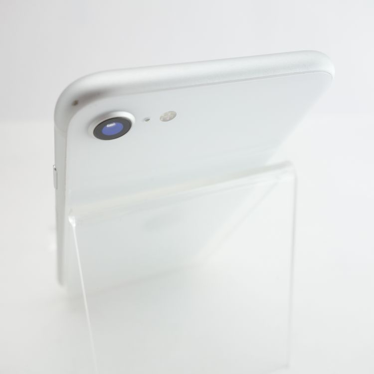 ��SIM�ե꡼��iPhoneSE2 64GB �ۥ磻�� ����100�� �������¡�