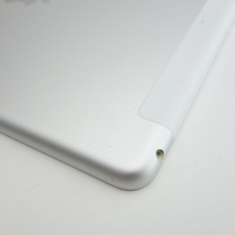��9.7�������iPad ��6���� 32GB ����С� ����89% SIM�ե꡼