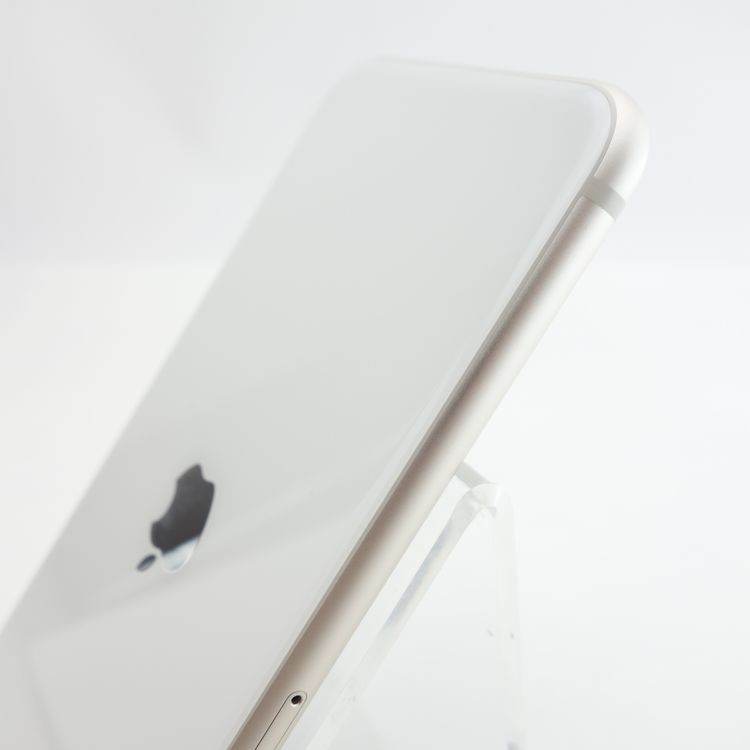 ��SIM�ե꡼��iPhoneSE3 64GB �������饤�� ����100�� �������¡�