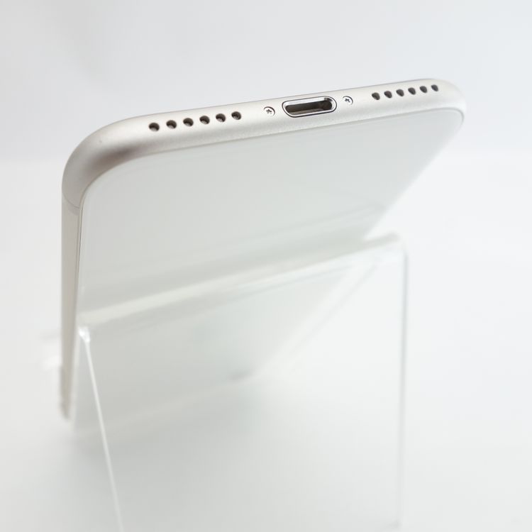 ��SIM�ե꡼��iPhoneSE3 64GB �������饤�� ����100�� �������¡�