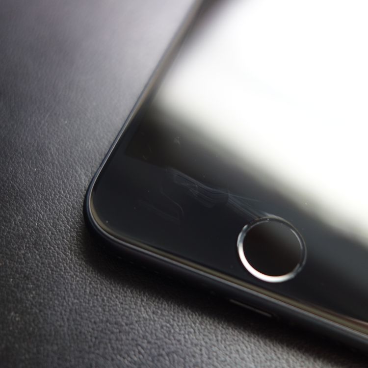 ��SIM�ե꡼��iPhoneSE3 64GB �ߥåɥʥ��� ����100�� �������¡�