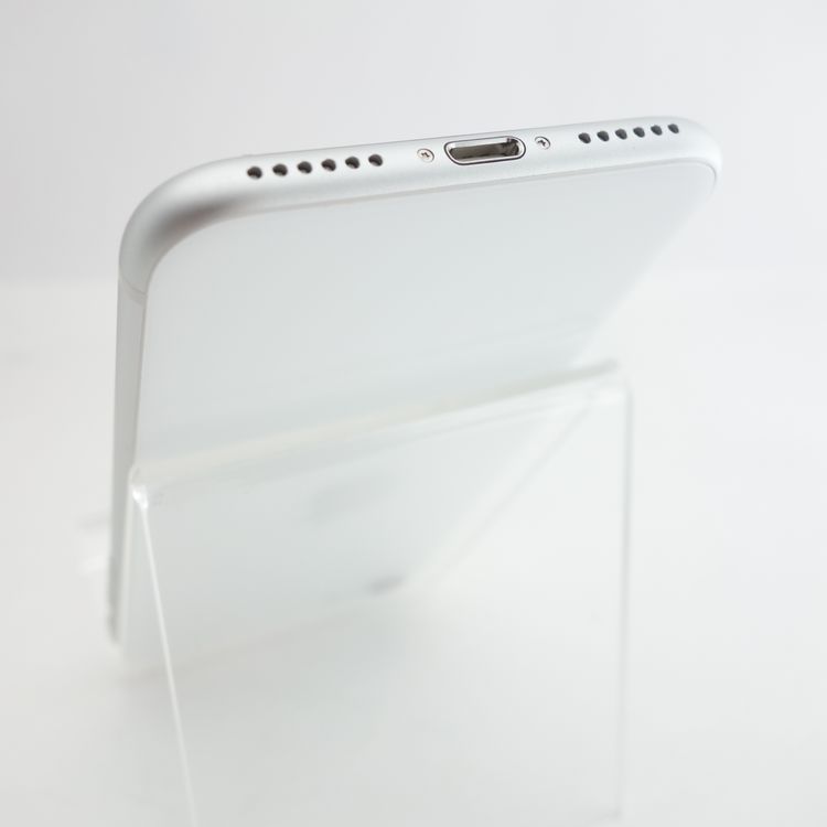 ��SIM�ե꡼��iPhoneSE2 128GB �ۥ磻�� ����100�� �������¡�