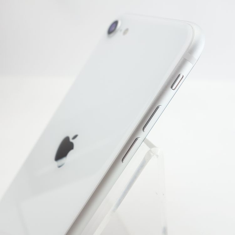 ��SIM�ե꡼��iPhoneSE2 64GB �ۥ磻�� ����100�� �������¡�