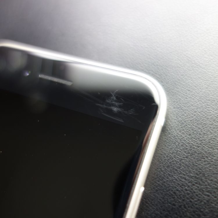 ��SIM�ե꡼��iPhoneSE3 64GB �������饤�� ����98�� �������¡�