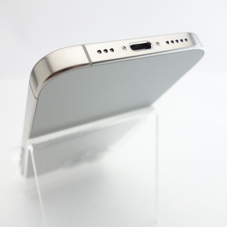 ��SIM�ե꡼��iPhone16 Pro 128GB �ʥ���������˥��� ����100��