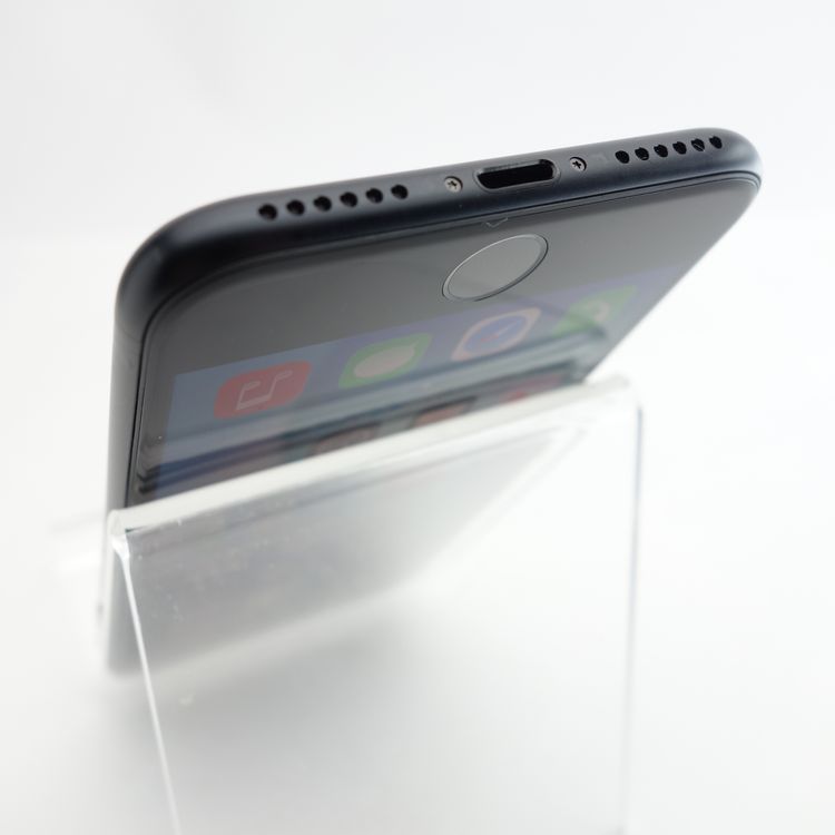 ��SIM�ե꡼��iPhoneSE3 64GB �ߥåɥʥ��� ����99�� �������¡�