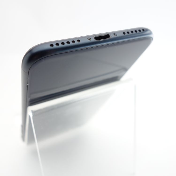 ��SIM�ե꡼��iPhoneSE3 64GB �ߥåɥʥ��� ����88�� �������¡�