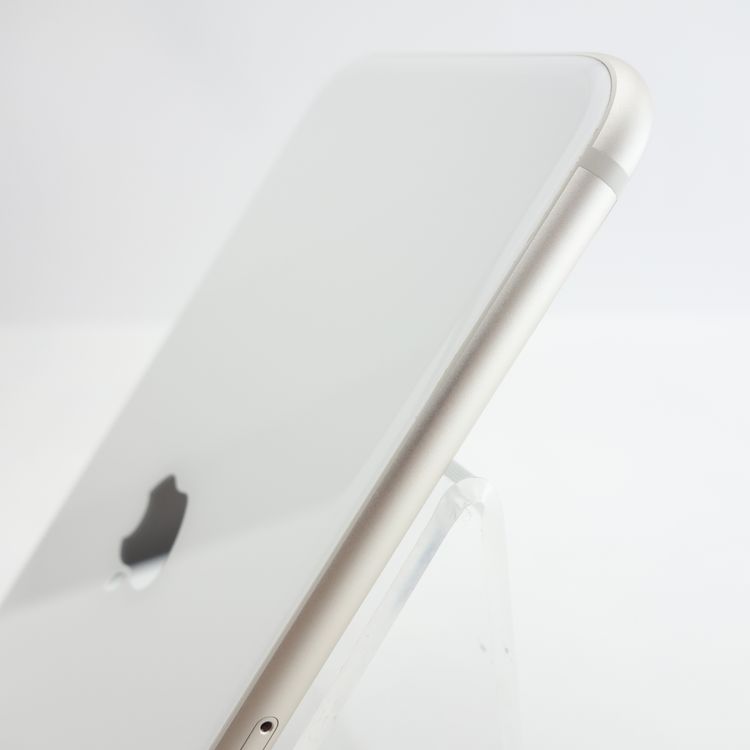 ��SIM�ե꡼��iPhoneSE3 64GB �������饤�� ����86�� �������¡�
