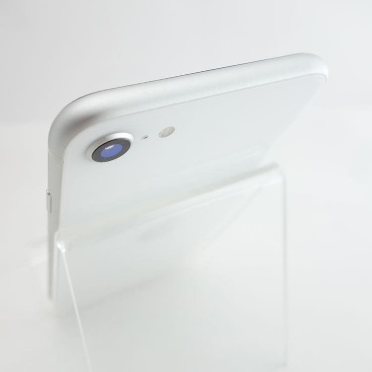 ��SIM�ե꡼��iPhoneSE2 64GB �ۥ磻�� ����100�� ����������