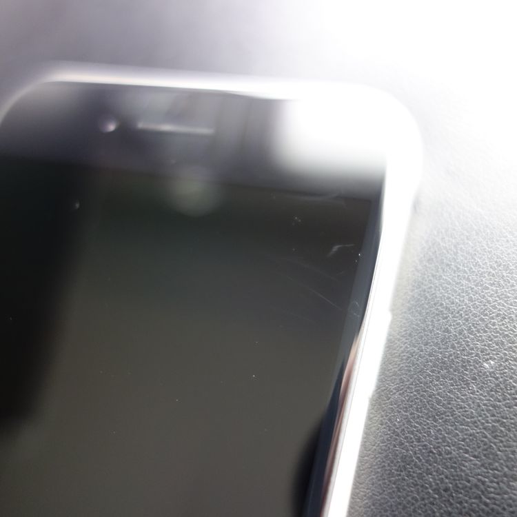 ��SIM�ե꡼��iPhoneSE3 64GB �������饤�� ����94�� �������¡�