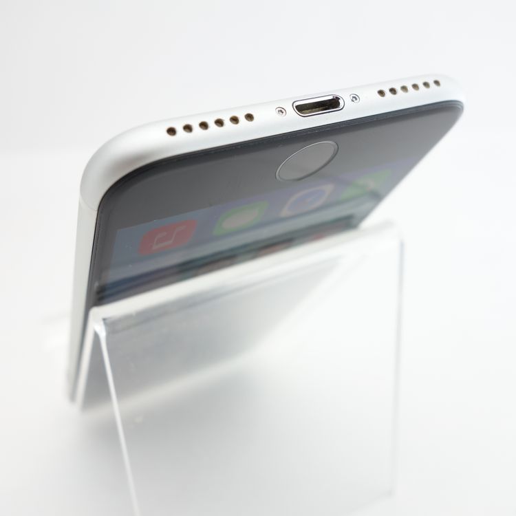 ��SIM�ե꡼��iPhoneSE2 64GB �ۥ磻�� ����100�� �������¡�