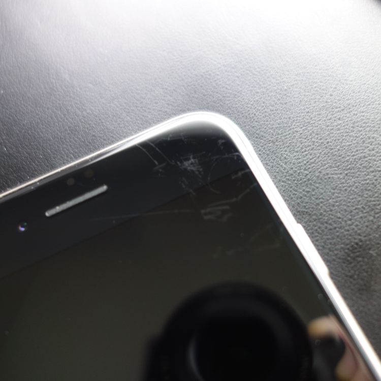 ��SIM�ե꡼��iPhoneSE3 64GB �������饤�� ����94�� �������¡�