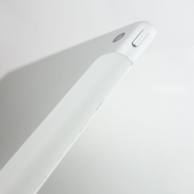 ��10.2�������iPad ��8���� 128GB ����С� ����96�� SIM�ե꡼