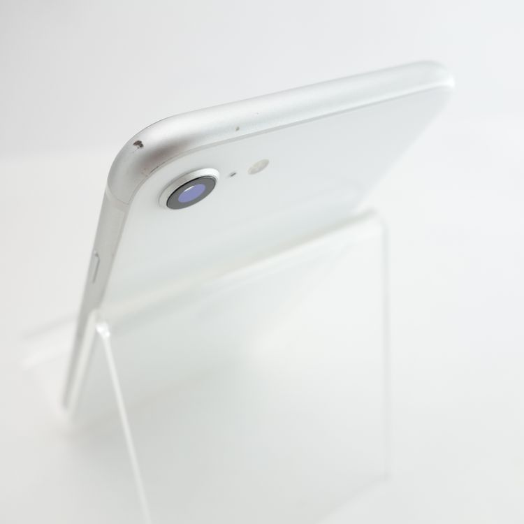 ��SIM�ե꡼��iPhoneSE2 64GB �ۥ磻�� ����92�� �������¡�